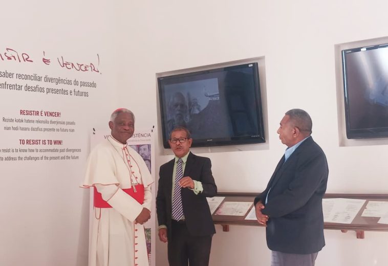 Reprezentante Santa Se Cardeal Peter halao vizita ba Muzeum hodi Haree besik istória TL